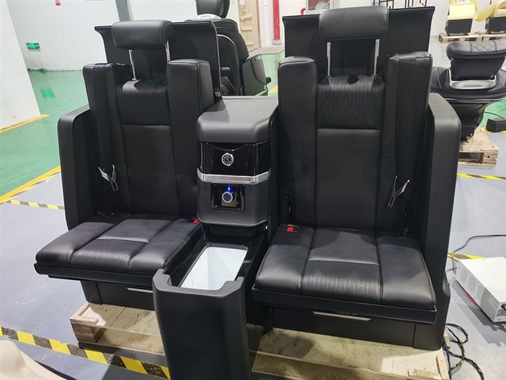 Trang bị lại sang trọng Ghế thanh gấp Van Hidden cho VITO V250 V260